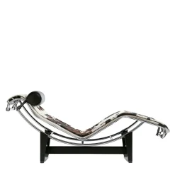 4 Chaise Longue À Reglage Continu di Le Corbusier & Pierre Jeanneret & Charlotte Perriand - Hairyskin*Cassina Outlet