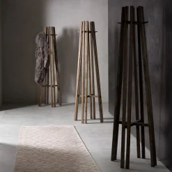 Appendiabiti Kali in noce tinto frassino di Fabio Rebosio*Pacini & Cappellini