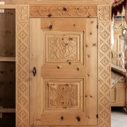 Armadio in legno di pino*Falegnameria Helmut Santifaller Best