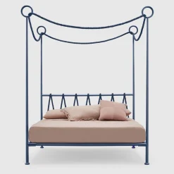 Cima Letto Matrimoniale con Baldacchino in Ferro Blu di Sovrappensiero Design Studio*Lispi Sale