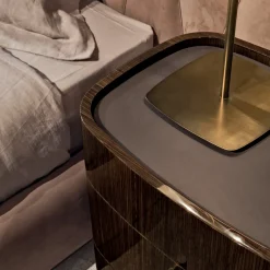 Comodino a 3 cassetti Mayfair di Dainellistudio*Daytona