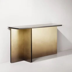 Console Folio in ottone di DRAW Studio*De Castelli Sale