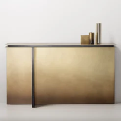 Console Folio in ottone di DRAW Studio*De Castelli Sale