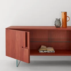 Credenza Book in noce rosso con ripiani in vetro*Modesign Sale