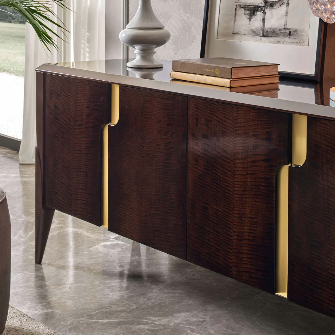 Credenza Clizia in legno di eucalipto scuro*Guerra Vanni Clearance