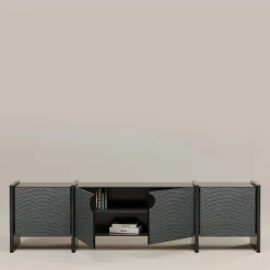 Credenza in legno con motivi blu chiaro di Tokyo*Barbarella Marchesi Hot