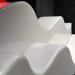 Divano bianco Superonda di Archizoom*Poltronova