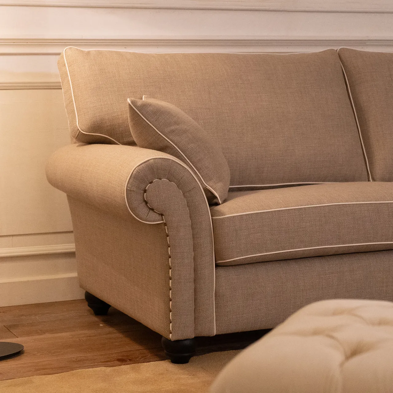 Divano Borghese beige a due posti*Mantellassi 1926 Discount