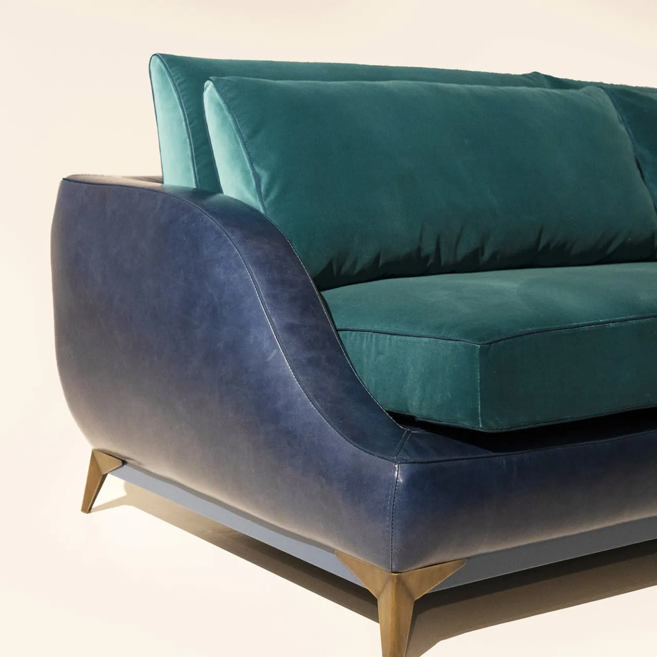 Divano Couch pelle blu e velluto ottanio*Mantellassi 1926 Discount