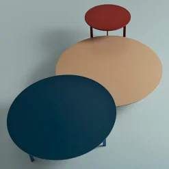 Grazioso tavolino rotondo rosso porpora di Angeletti Ruzza*My Home Hot