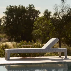 Lettino da sole in tessuto morbido Moonlight di Paola Navone Otto Studio*Exteta Online