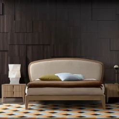 Letto Battlò in legno di noce canaletto con rivestimento in lino*Modesign Online