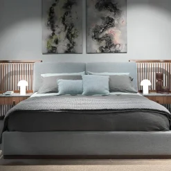 Letto in noce con comodini incorporati e struttura del letto imbottita*Annibale Colombo Discount