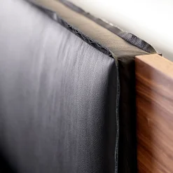 Letto matrimoniale York Soft in pelle nera e noce canaletto*Modesign Discount