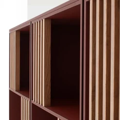 Madia Mondrian Rosso Amaranto con Accenti in Legno di Frassino*Morica Design