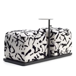 Ottomano a due posti Bon Bon in tessuto bianco e nero con tavolino*Sitia Hot