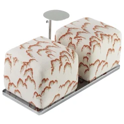 Ottomano a due posti Bon Bon in tessuto rosso e bianco con tavolino*Sitia Online