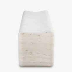 Panca esterna in pietra travertino beige Tinia*Veltha Outdoor Stone Design