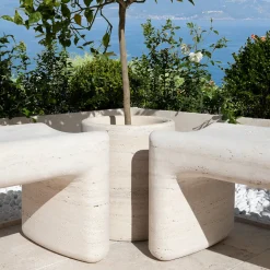 Panca esterna in pietra travertino beige Tinia*Veltha Outdoor Stone Design