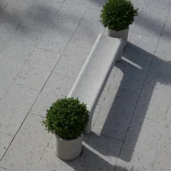 Panchina da esterno in pietra peperino grigia Tinia*Veltha Outdoor Stone Design Best