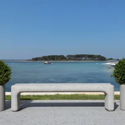 Panchina da esterno in pietra peperino grigia Tinia*Veltha Outdoor Stone Design Best