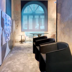 Poltrona a rotelle Plau Black Tall di Gabriele e Oscar Buratti*Tecno Spa Best