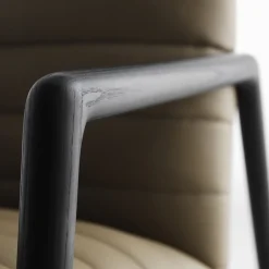 Poltrona Carnaby Beige di Studio Balutto*Horm Clearance