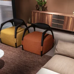 Poltrona Chassis in legno massiccio di frassino nero e rivestimento in tessuto giallo*Durame