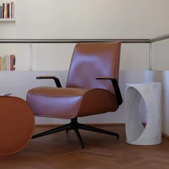 Poltrona da ufficio girevole Endo in pelle marrone*Epònimo Clearance