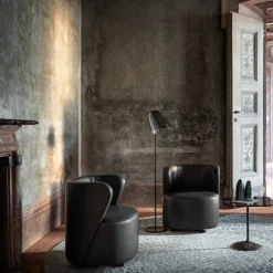 Poltrona girevole Spritz in pelle nera di Lorenza Bozzoli*Ghidini 1961 Sale