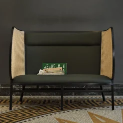 Poltrona Hideout di Front*Gebrüder Thonet Vienna GmbH (GTV) – Wiener GTV Design