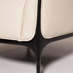 Poltrona Koral bianco panna con profilo laccata nera*Mantellassi 1926 Outlet