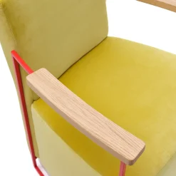 Poltroncina Gotham Small in velluto giallo*Epònimo Best