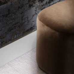 Pouf Ciro Brown di Ciarmoli Queda Studio*UNO Contract Hot