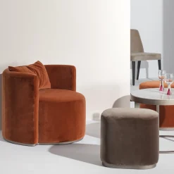 Pouf Ciro Brown di Ciarmoli Queda Studio*UNO Contract Hot