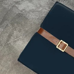 Pouf Docker in velluto blu scuro*DLA Design Lab Clearance