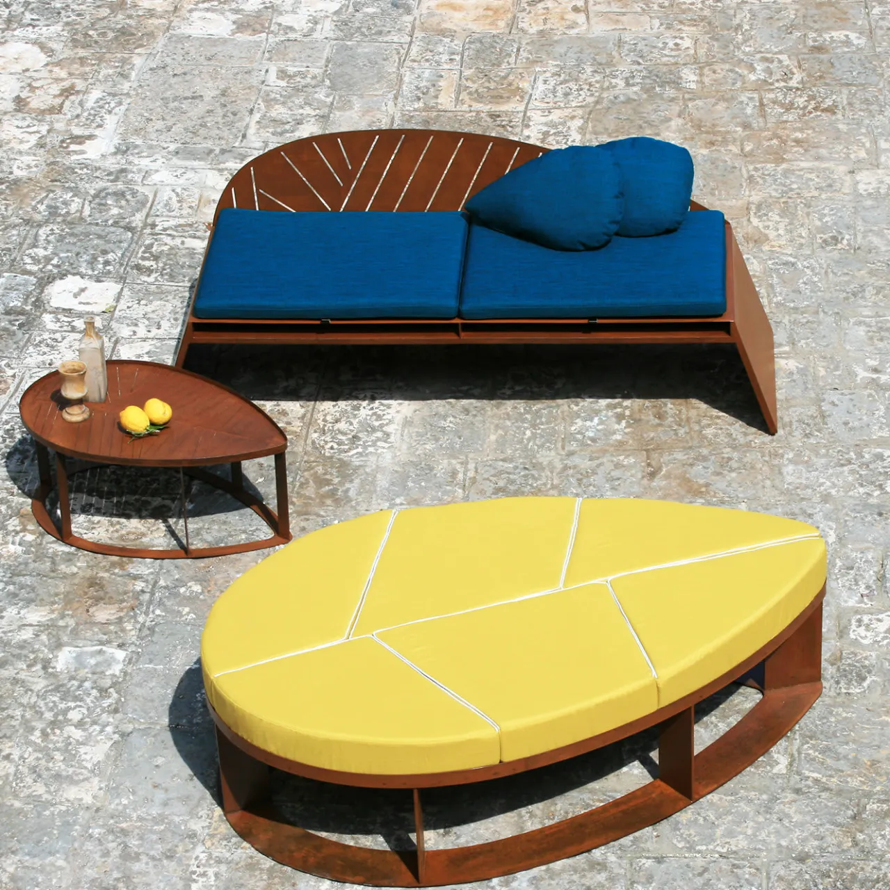 Pouf Lila in acciaio corten*TrackDesign New