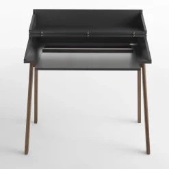 Scrivania Bureau Black di Esa Vesmanen*Horm Hot