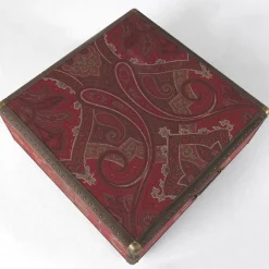 Sedia e baule da viaggio pieghevole Babel Red*ETRO Home Interiors