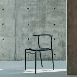 Sedia impilabile nera con sedile in Lasten*Baleri Italia Discount