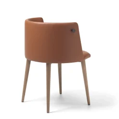 Sedia in pelle Pergy con gambe in noce e gancio per borsa*Sitia Discount