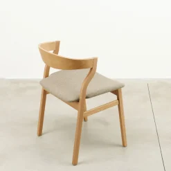 Sedia Kalea in Rovere Naturale con Seduta Imbottita by #2 Lorenz+Kaz*Bedont Hot