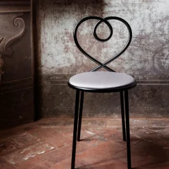 Sedia Love Black di Nika Zupanc*Ghidini 1961 Sale