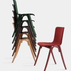 Sedia rossa di LucidiPevere*Gebrüder Thonet Vienna GmbH (GTV) – Wiener GTV Design Outlet