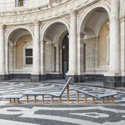 Segni Un set di 5 panche in edizione limitata di Lanzavecchia e Wai*Orografie Sale