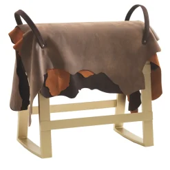 Sgabello a dondolo Agaxa di CTRLZAK*JCP Universe Best