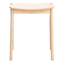 Sgabello basso Kalea in frassino di Lorenz+Kaz*Bedont Online