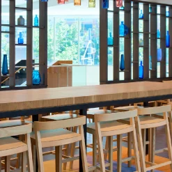 Sgabello Drive in Frassin naturale di Lorenz+Kaz*Bedont Best