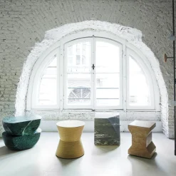 Sgabello in pietra naturale Ikona di Elisa Ossino*Salvatori Sale