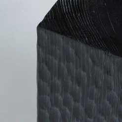 Sgabello Quartus III nero intagliato*Omnibus Design Hot